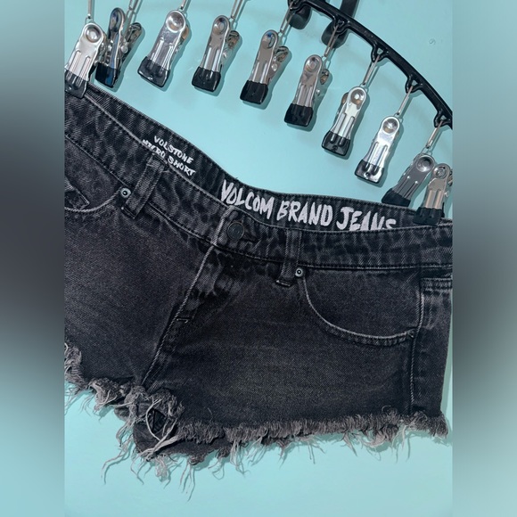 Volcom Micro Short in Black : Size 5 - Picture 2 of 4
